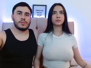 couple Free Pussy Cams with moonbrunettee