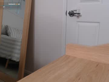 girl Free Pussy Cams with sexyskyee_