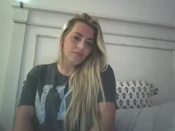 girl Free Pussy Cams with michellee_michaels