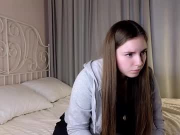 girl Free Pussy Cams with on_the_soft_pillow